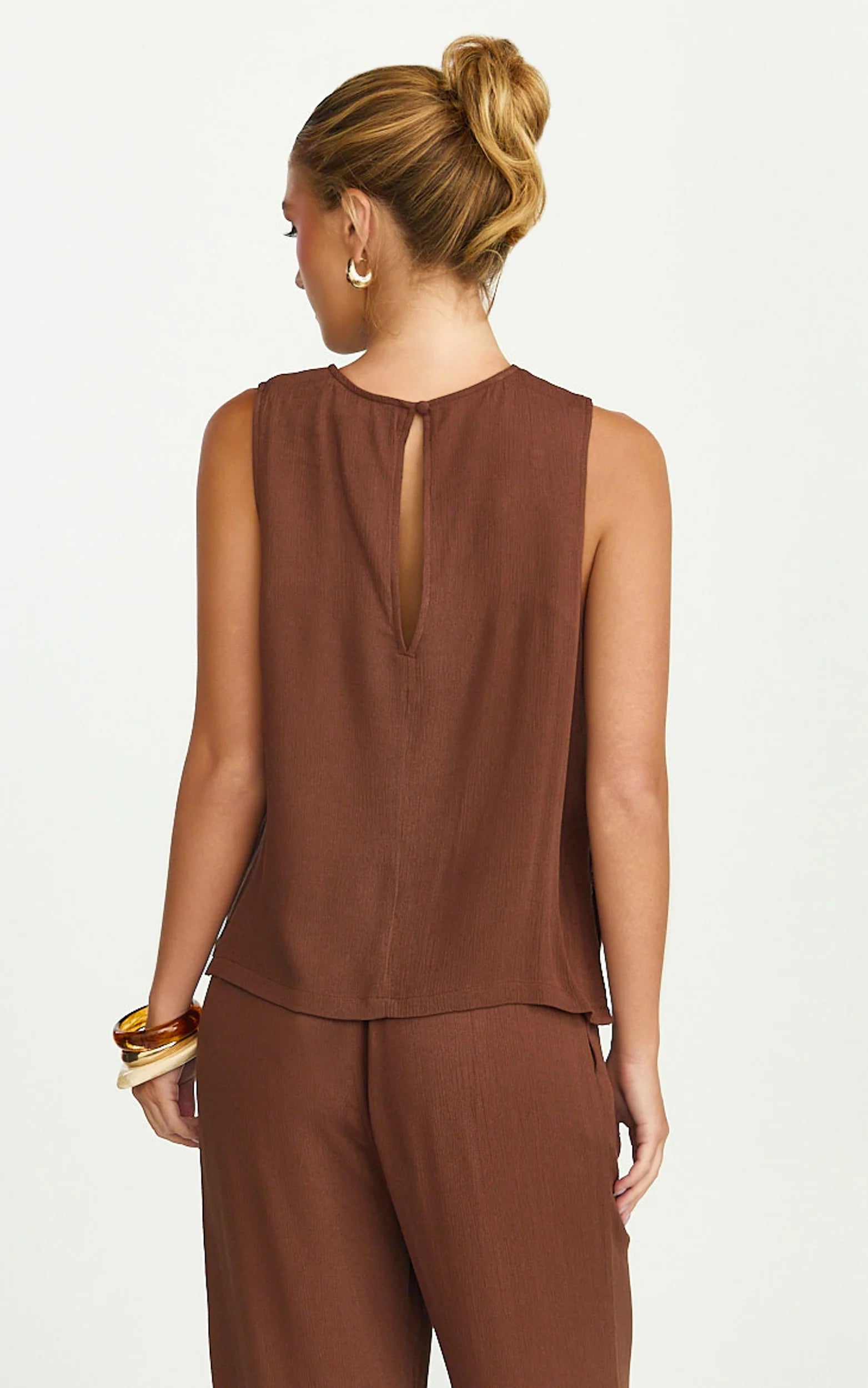 Makenna Top - Crinkle Shell Top in Chocolate